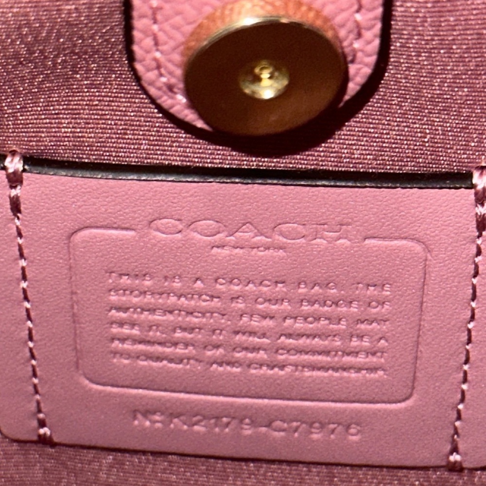 Coach Small Town Bucket Bag With Heart Petal Print - Picture 2 of 6